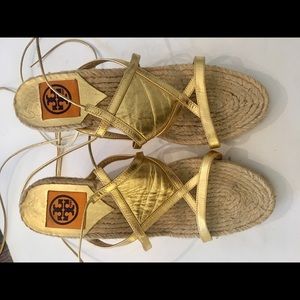 Tori Burch wedges size 10 excellent co diction